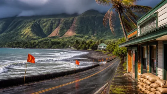Tropical Storm Moke moves toward Big Island, bringing more heavy rain and gusts