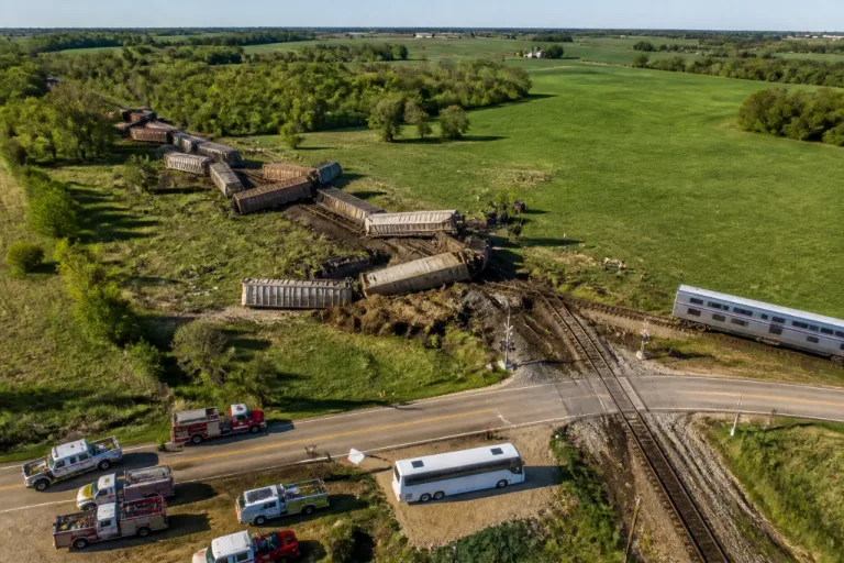 Derailment near Warrensburg knocks out Missouri River Runner service, cancels multiple Amtrak trains