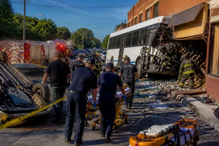 More than 30 hurt after MTA bus crashes into building on Reisterstown Road in Pikesville